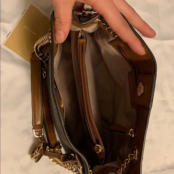 Small Michael Kors purse/ with tags (not attached) - Picture 2 of 8